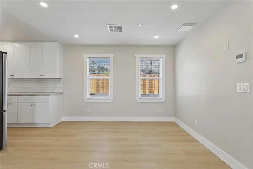 23 E Pine Street Altadena, CA 91001