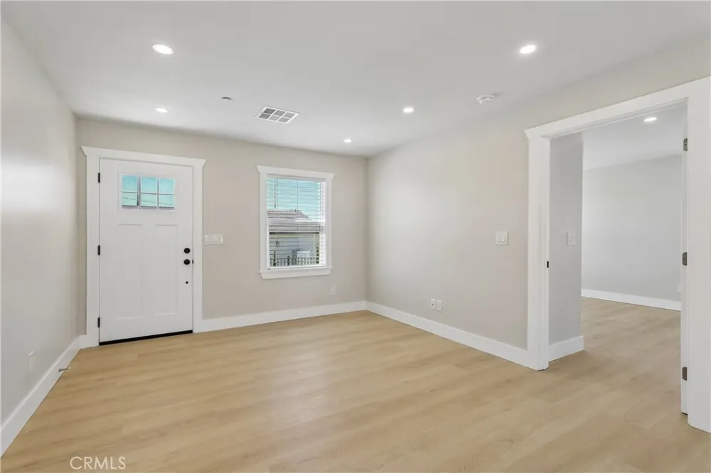 23 E Pine Street Altadena, CA 91001