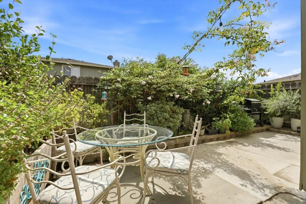 79 Knight Lane Hollister, CA 95023