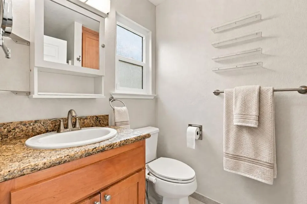 79 Knight Lane Hollister, CA 95023