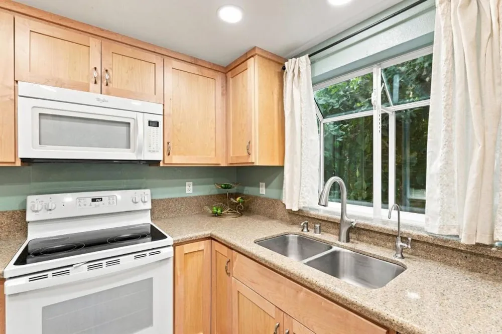 79 Knight Lane Hollister, CA 95023