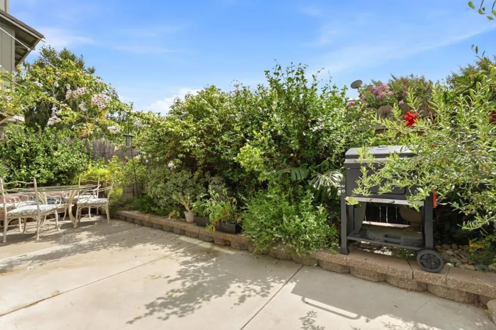 79 Knight Lane Hollister, CA 95023