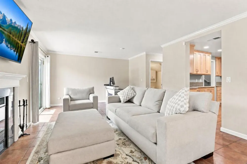 79 Knight Lane Hollister, CA 95023