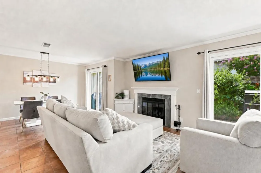 79 Knight Lane Hollister, CA 95023