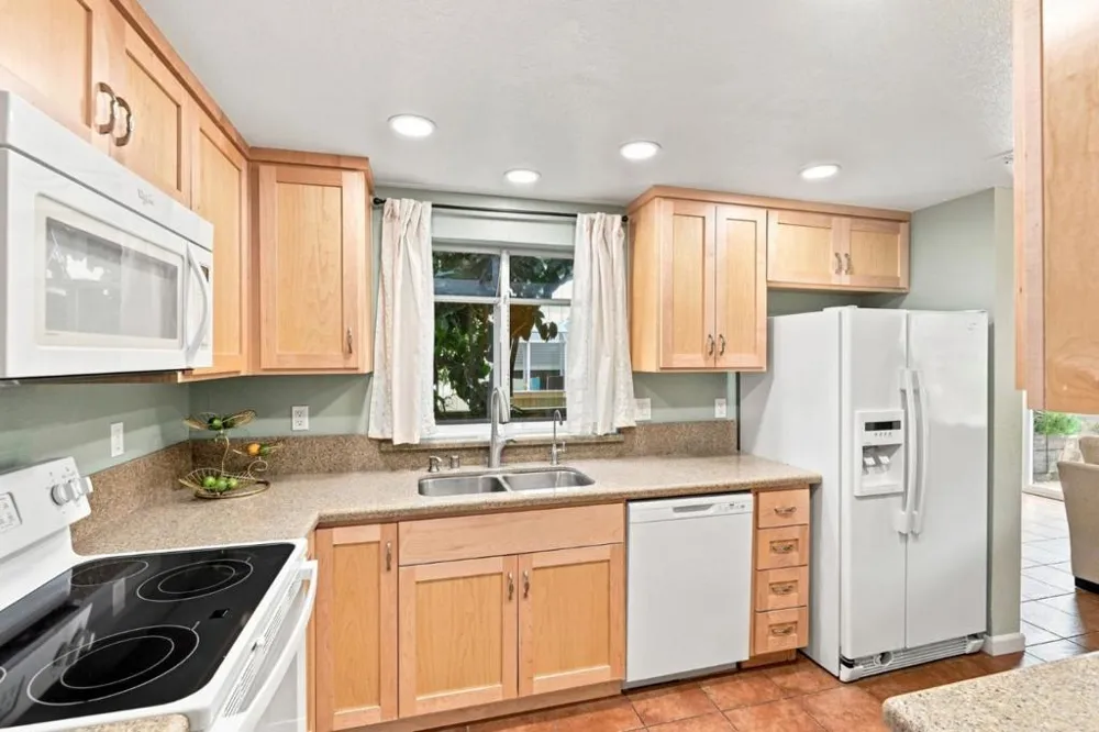 79 Knight Lane Hollister, CA 95023