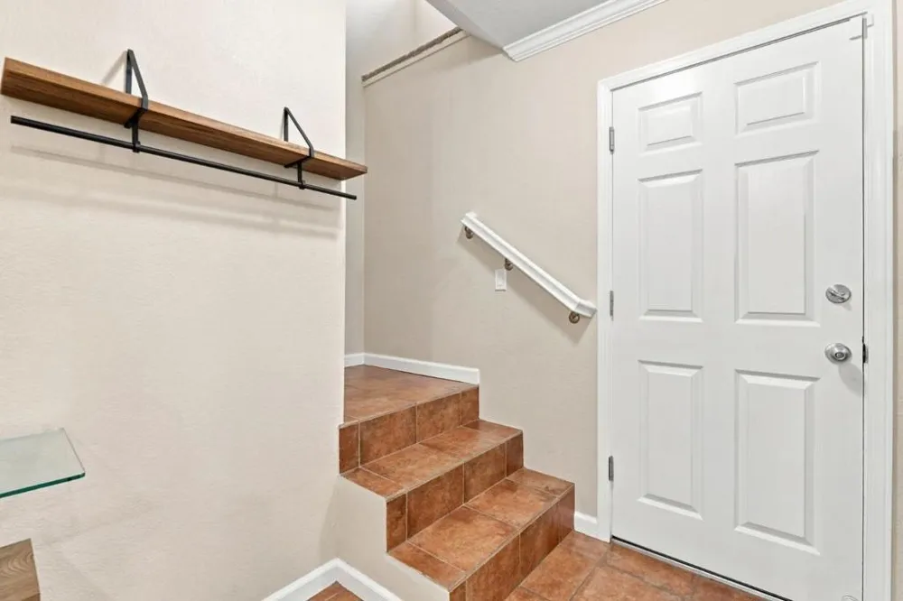 79 Knight Lane Hollister, CA 95023