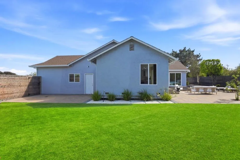 301 Shelter Cove Drive El Granada, CA 94019