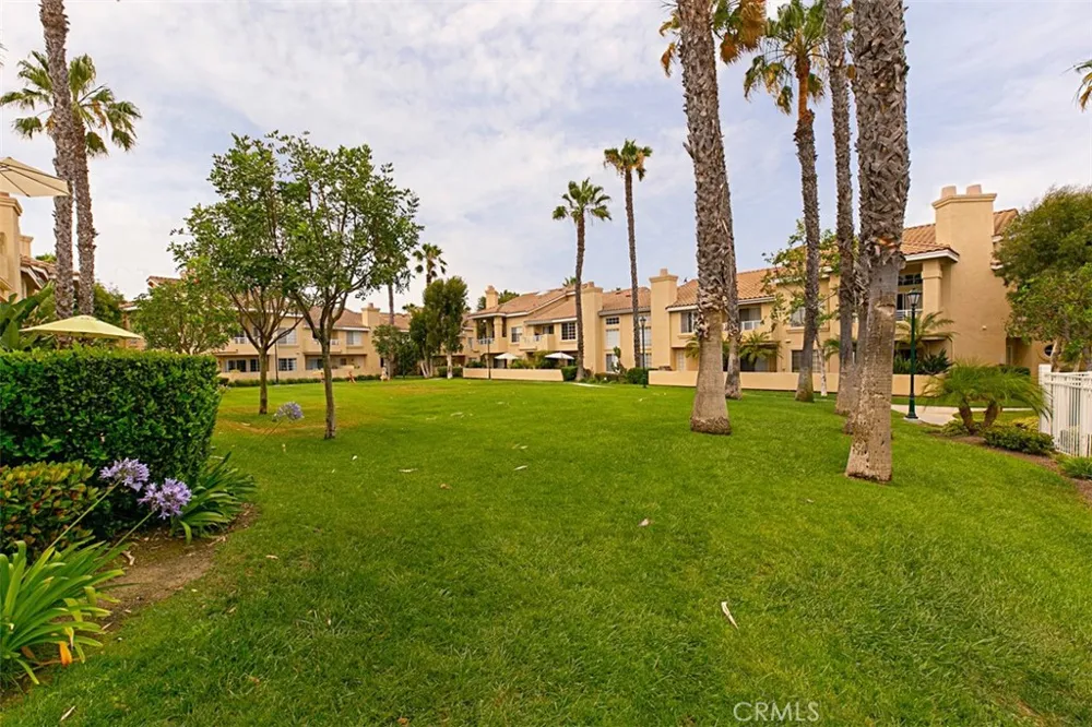 27951 Via Ambrosa Laguna Niguel, CA 92677