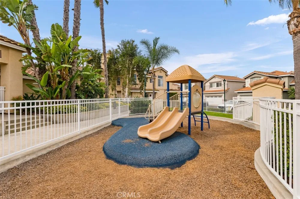 27951 Via Ambrosa Laguna Niguel, CA 92677