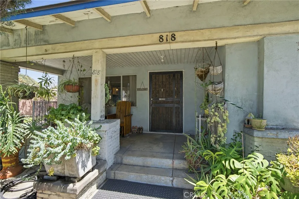 818 S 6th Alhambra, CA 91801