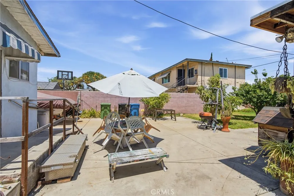 818 S 6th Alhambra, CA 91801