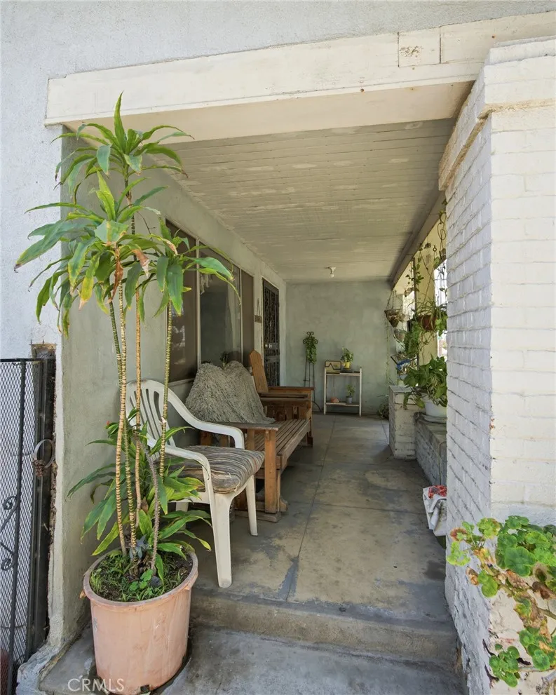 818 S 6th Alhambra, CA 91801