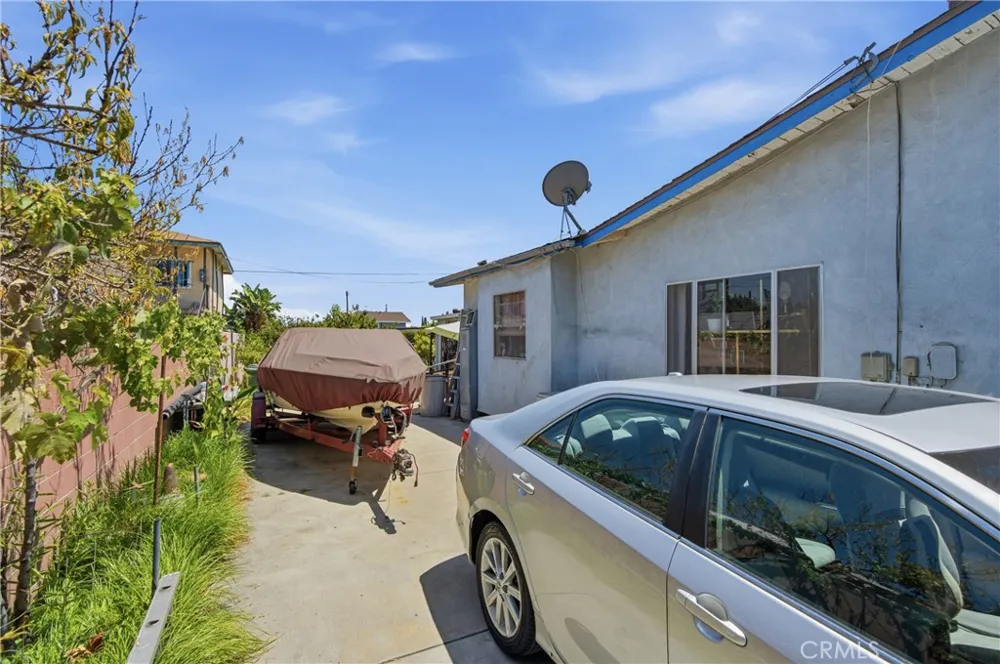 818 S 6th Alhambra, CA 91801