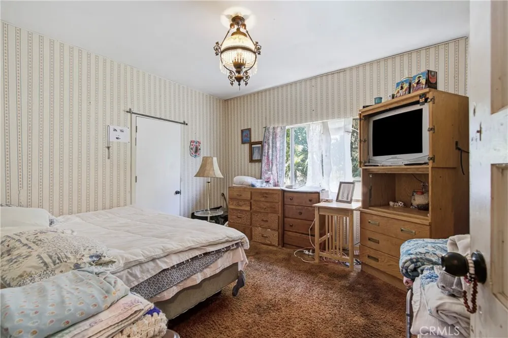 818 S 6th Alhambra, CA 91801