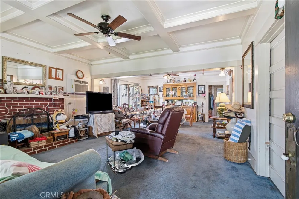 818 S 6th Alhambra, CA 91801
