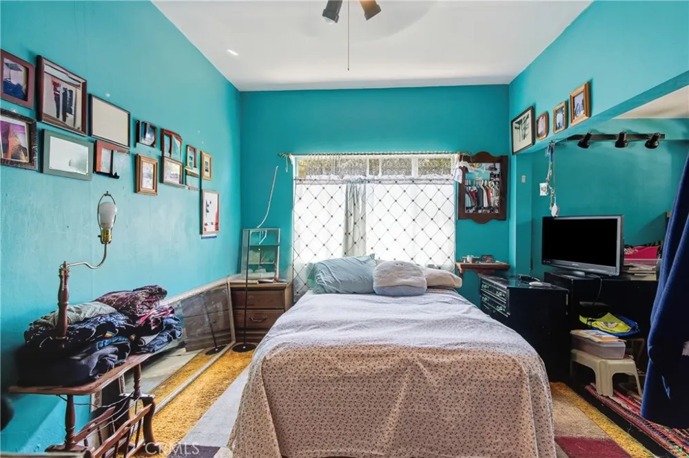 818 S 6th Alhambra, CA 91801
