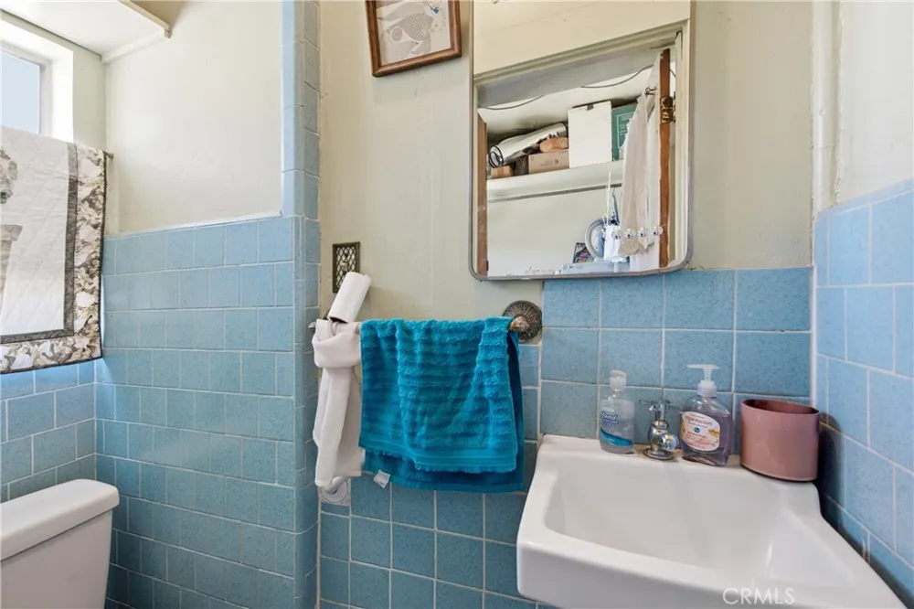 818 S 6th Alhambra, CA 91801