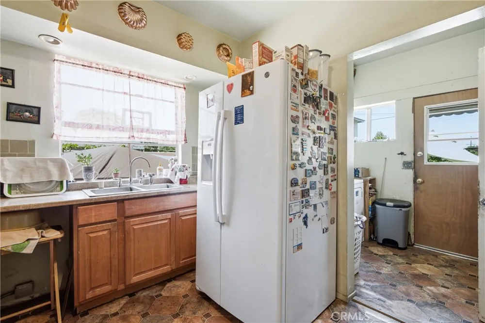 818 S 6th Alhambra, CA 91801