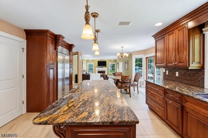 3 Alexandria Dr East Hanover, NJ 07936