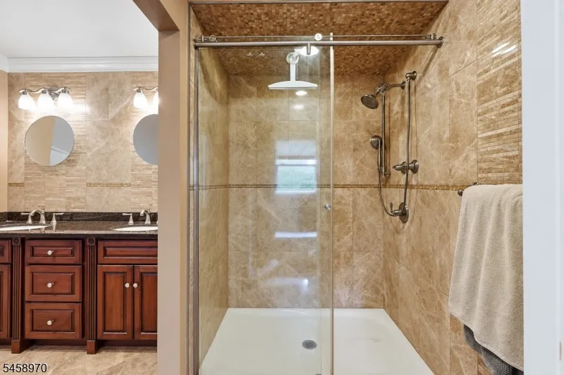 3 Alexandria Dr East Hanover, NJ 07936