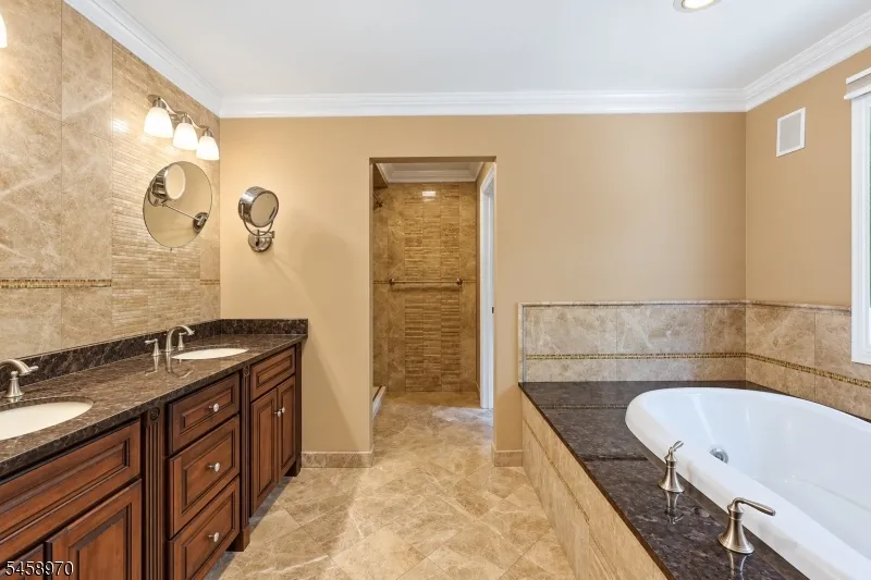 3 Alexandria Dr East Hanover, NJ 07936