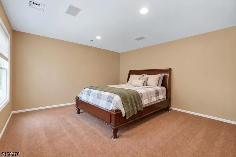 3 Alexandria Dr East Hanover, NJ 07936