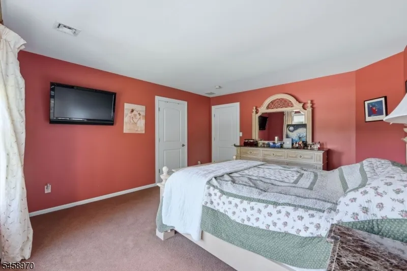 3 Alexandria Dr East Hanover, NJ 07936