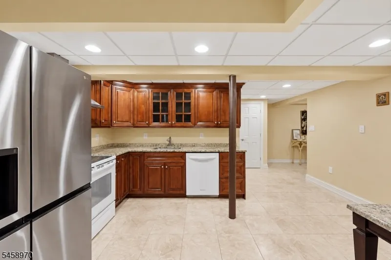 3 Alexandria Dr East Hanover, NJ 07936