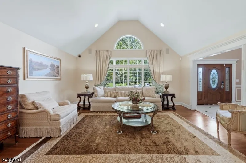 3 Alexandria Dr East Hanover, NJ 07936