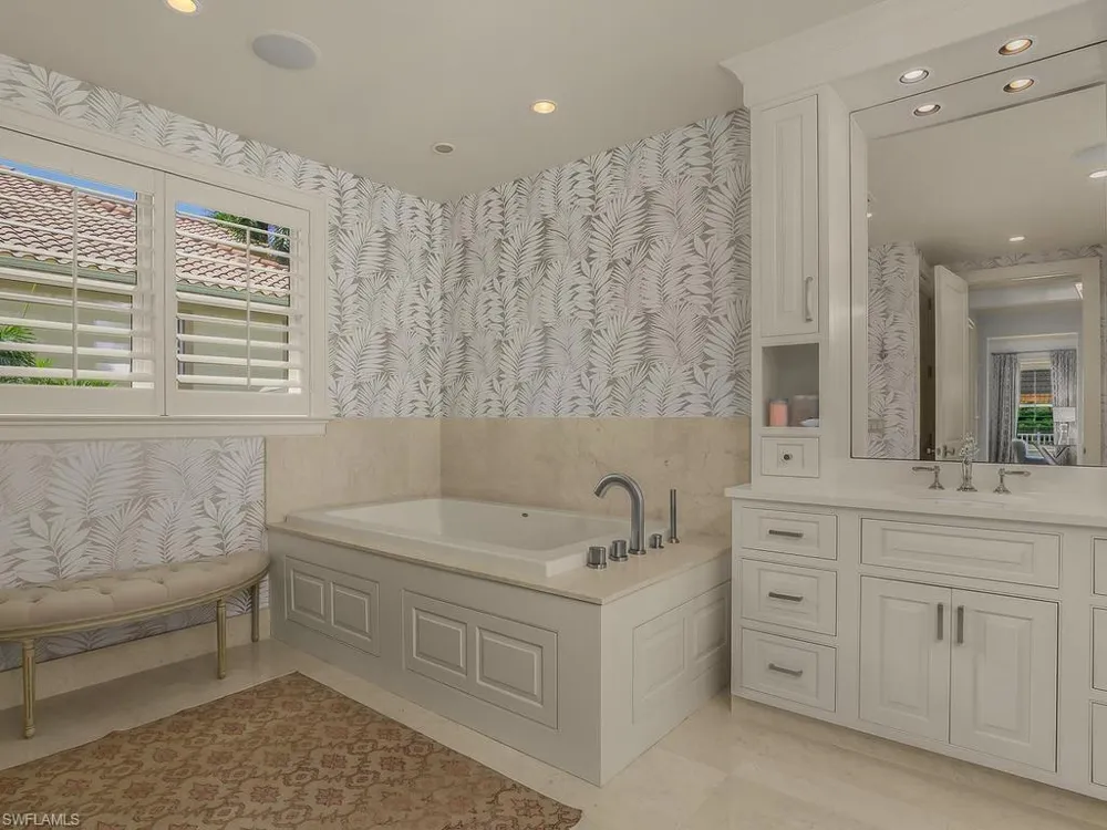 580 15th Avenue S Naples, FL 34102