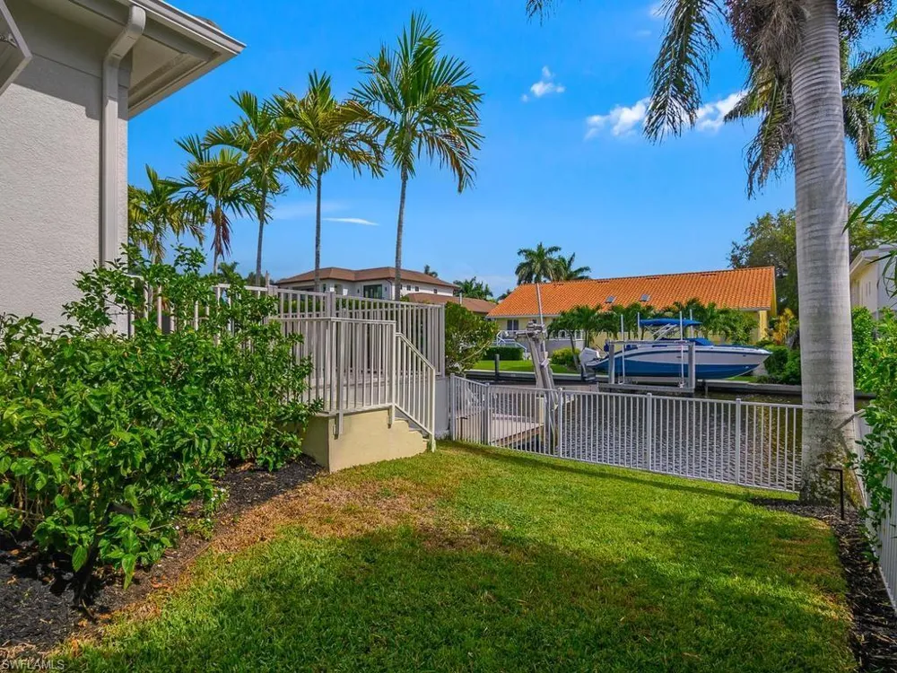 580 15th Avenue S Naples, FL 34102