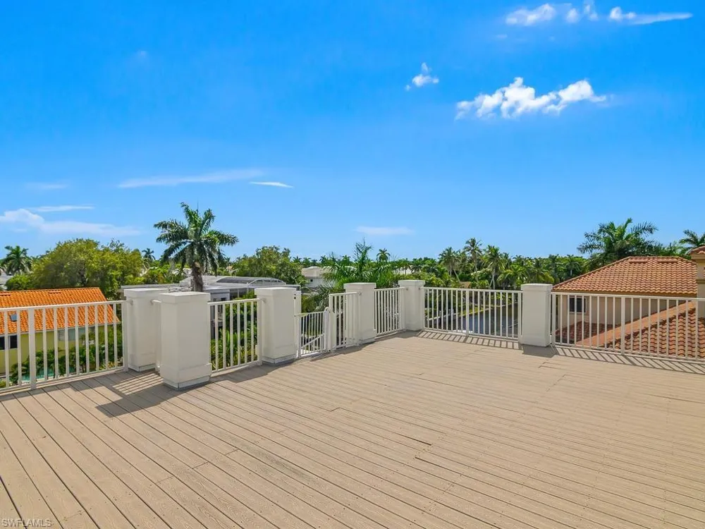 580 15th Avenue S Naples, FL 34102