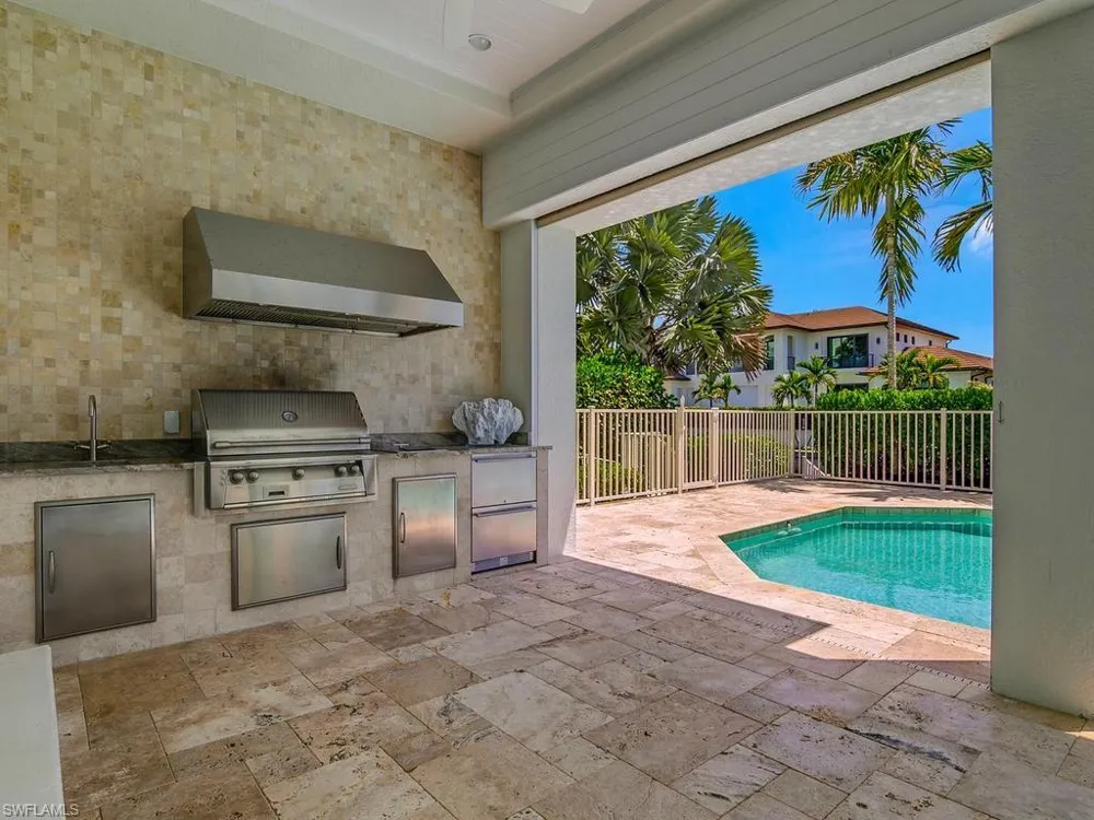 580 15th Avenue S Naples, FL 34102