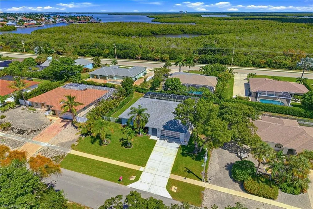 2016 Sheffield Avenue Marco Island, FL 34145