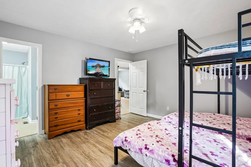 2027 Old Greenbrier Pike Greenbrier, TN 37073