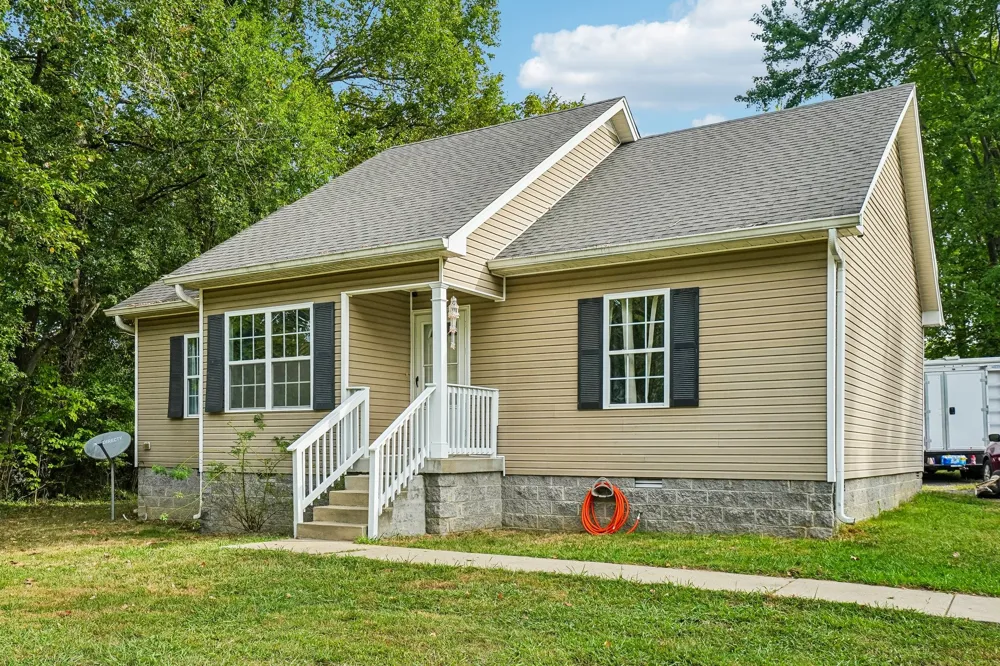 2027 Old Greenbrier Pike Greenbrier, TN 37073