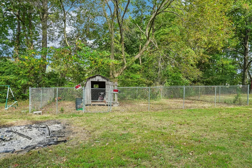 2027 Old Greenbrier Pike Greenbrier, TN 37073