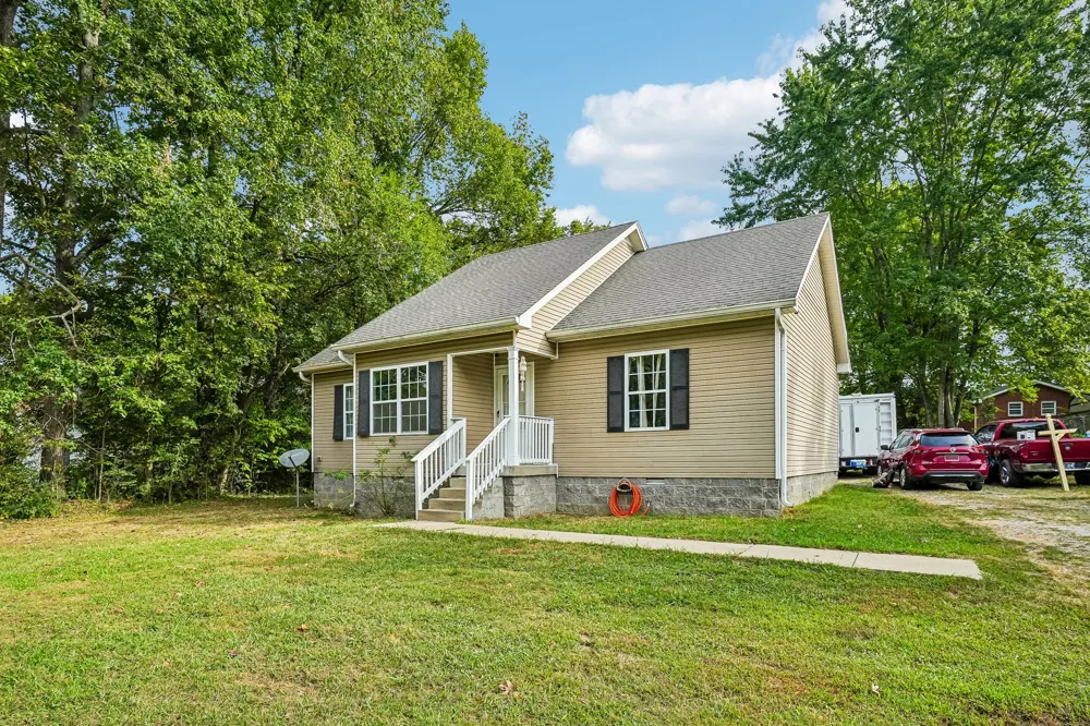 2027 Old Greenbrier Pike Greenbrier, TN 37073