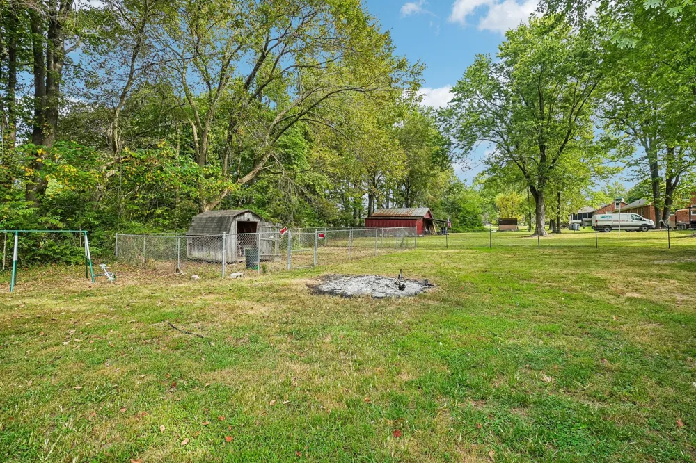 2027 Old Greenbrier Pike Greenbrier, TN 37073
