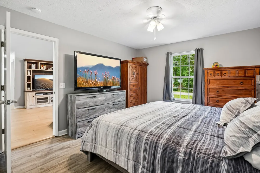 2027 Old Greenbrier Pike Greenbrier, TN 37073