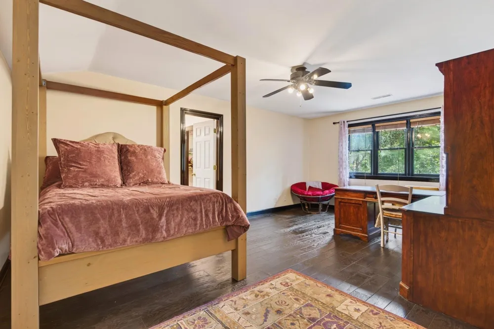 9030 Finney Point Drive Ooltewah, TN 37363
