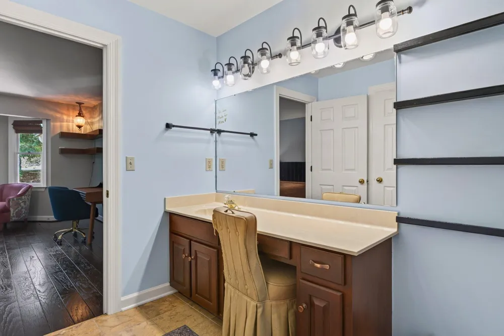 9030 Finney Point Drive Ooltewah, TN 37363