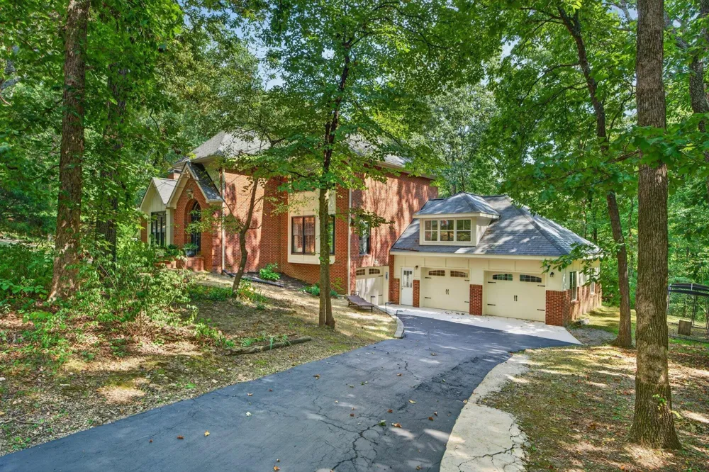 9030 Finney Point Drive Ooltewah, TN 37363