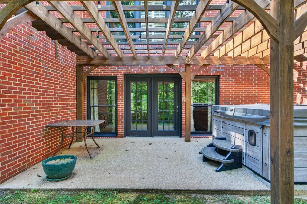 9030 Finney Point Drive Ooltewah, TN 37363