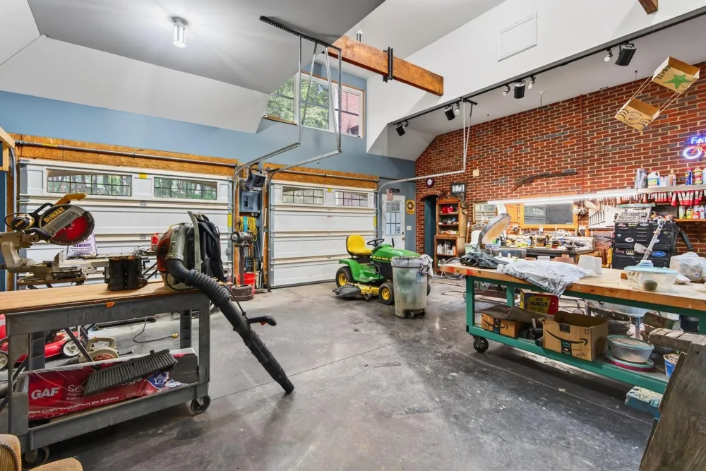 9030 Finney Point Drive Ooltewah, TN 37363