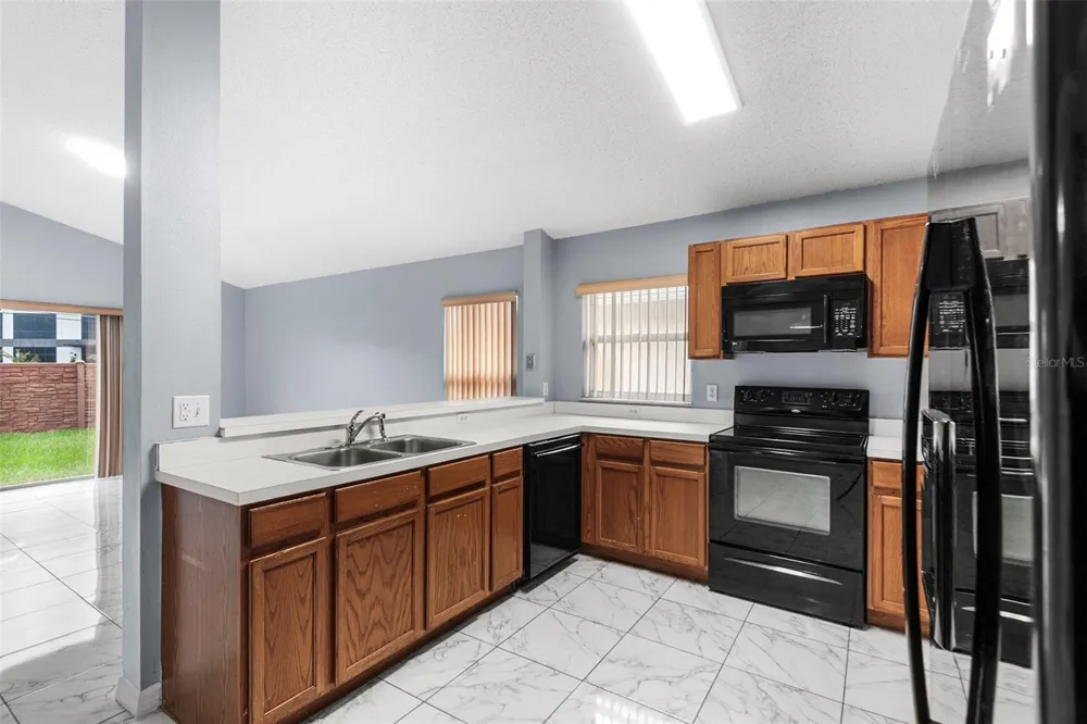 7814 ELMSTONE CIRCLE Orlando, FL 32822