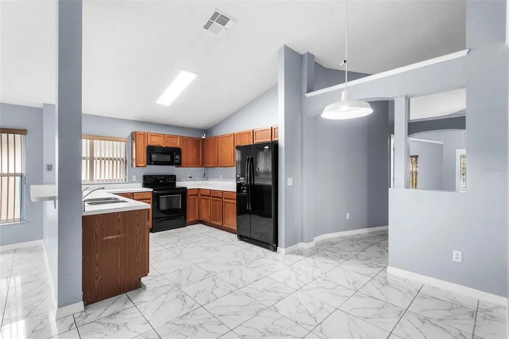 7814 ELMSTONE CIRCLE Orlando, FL 32822