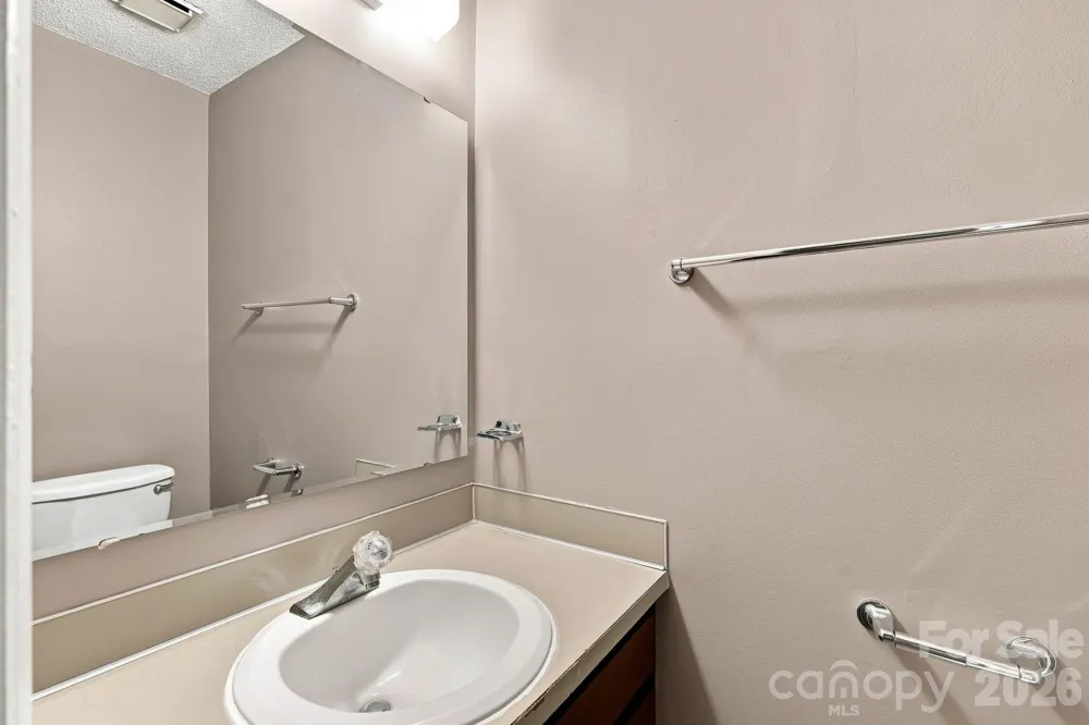 4033 Briarhill Drive Charlotte, NC 28215