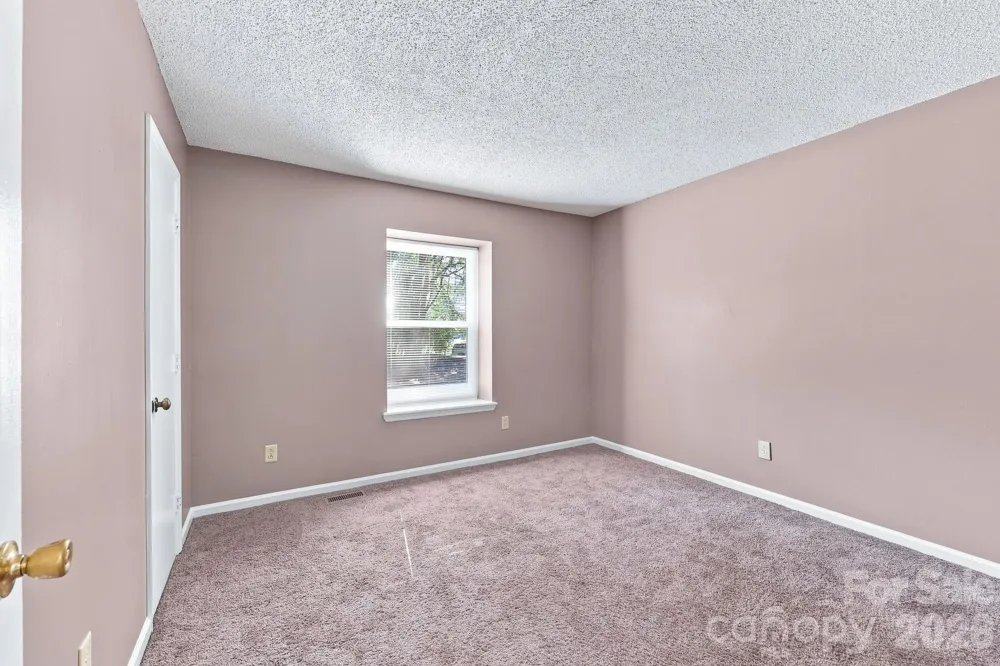 4033 Briarhill Drive Charlotte, NC 28215