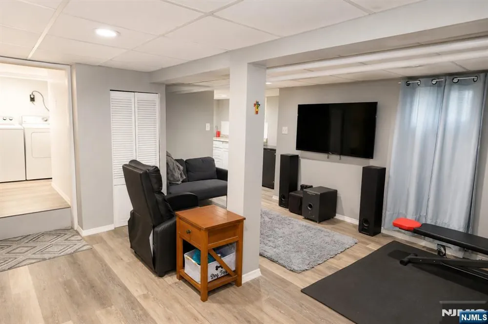 126 Post Avenue Lyndhurst, NJ 07071